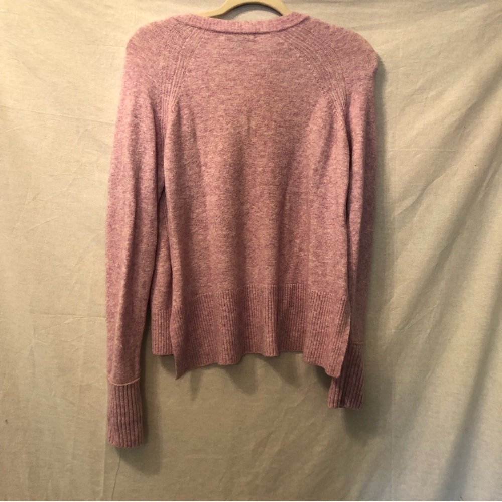 J. Crew Supersoft Yarn V Neck Sweater Size Medium - Picture 7 of 7